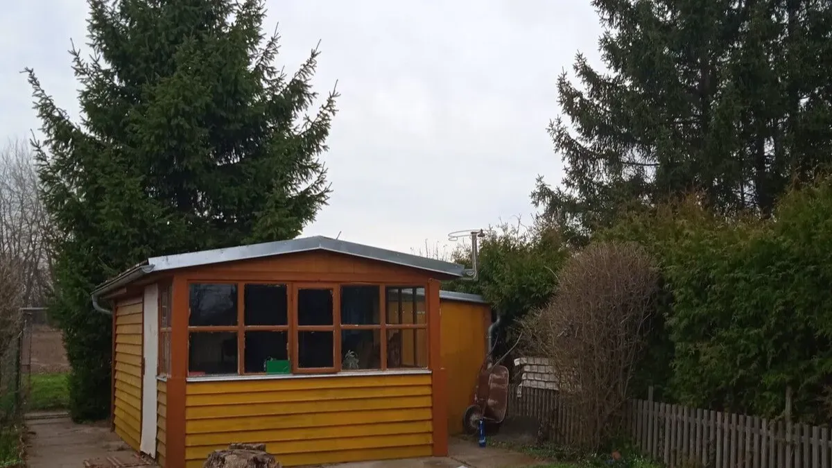 Prodám do osobního vlastnictví chatu a pozemek o rozloze 255 m2 — 1