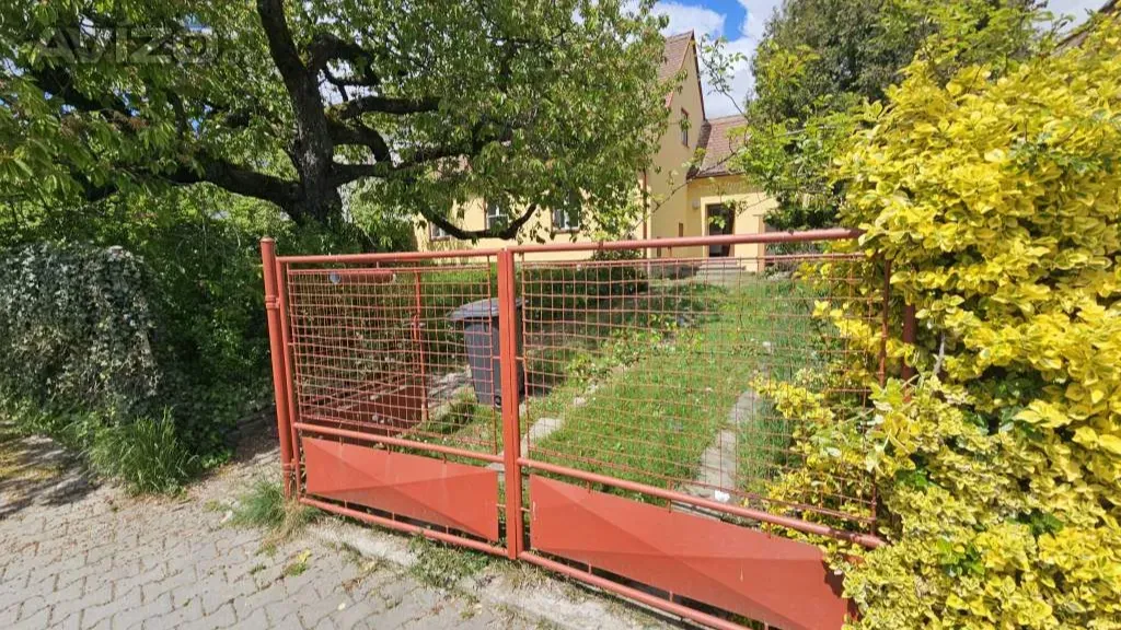 Długoterminowy wynajem domu jednorodzinnego z ogrodem w Jihlavie — 1