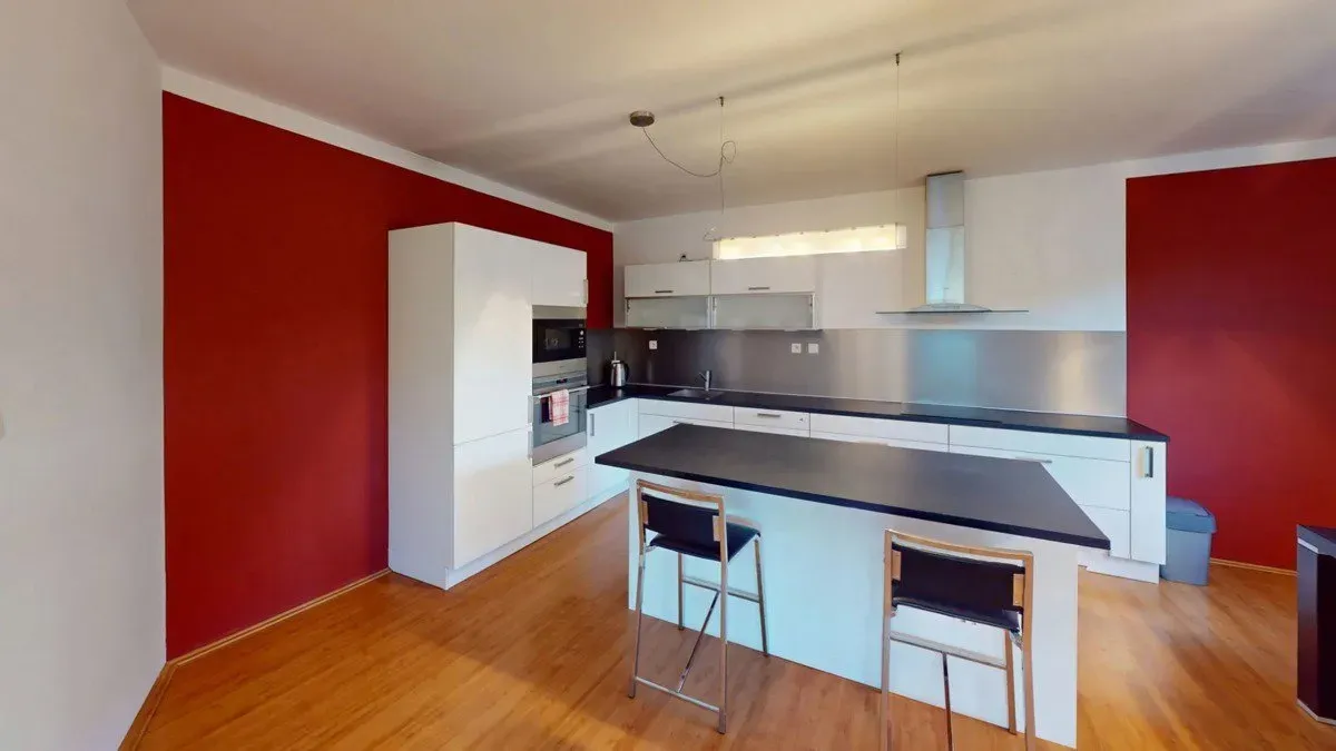 House for Sale · Family Home · 424 m² (ID: SaleLink) — 2