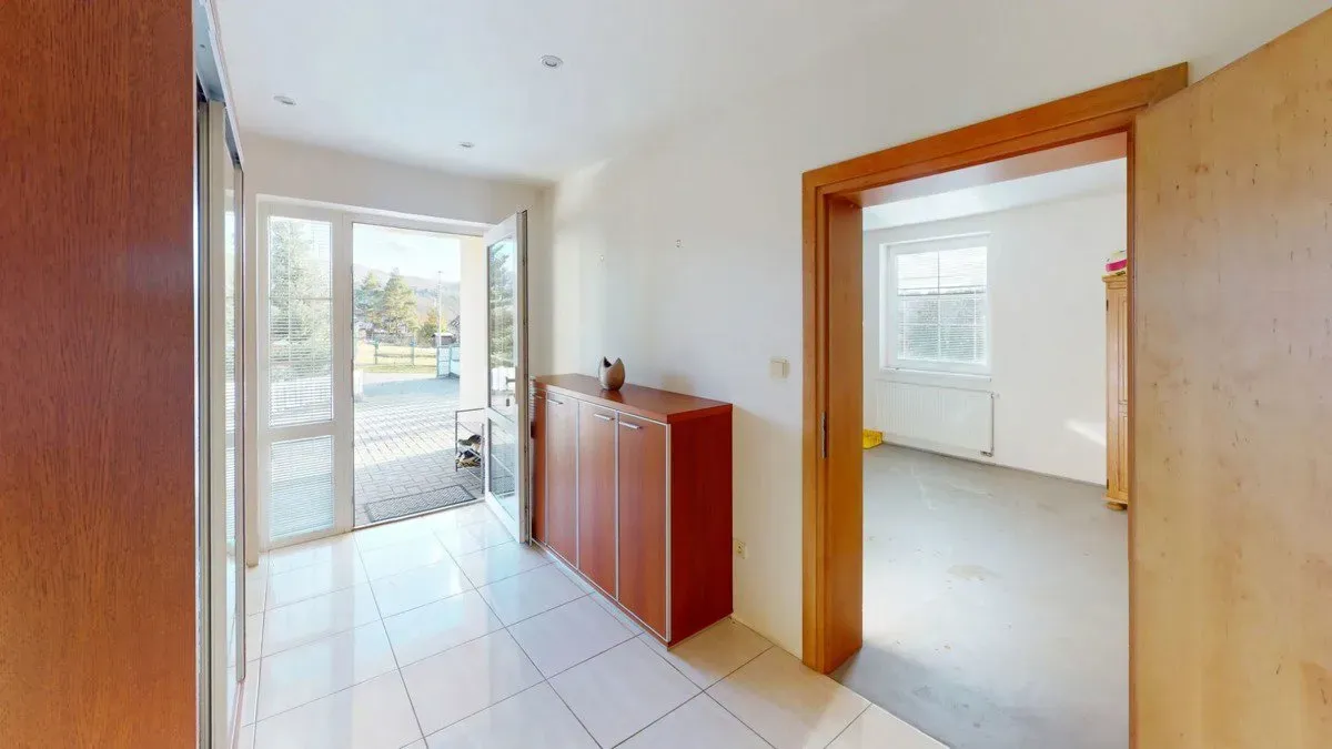House for Sale · Family Home · 424 m² (ID: SaleLink) — 9