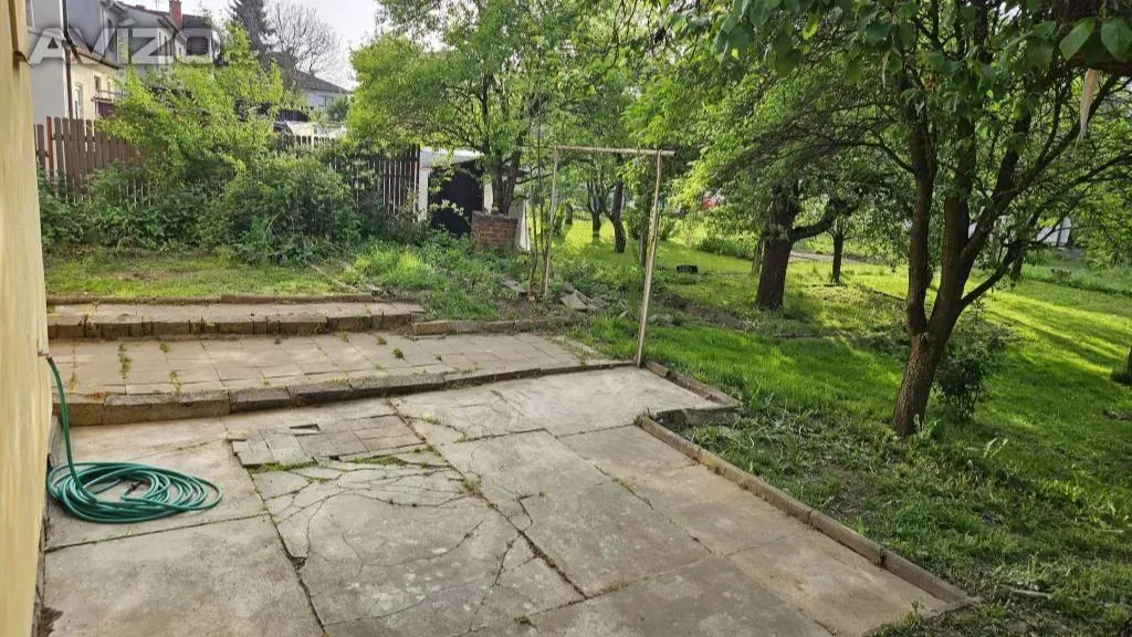 Długoterminowy wynajem domu jednorodzinnego z ogrodem w Jihlavie — 4