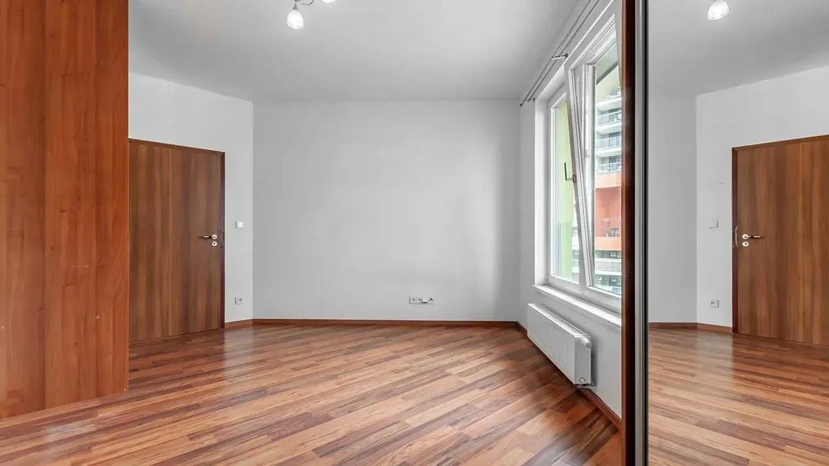 Te huur appartement · 2+kk — 4