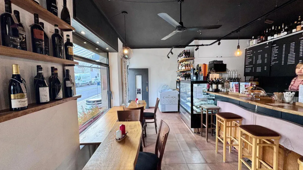 Commercial Property for Rent · Retail Space · 45 m² — 5